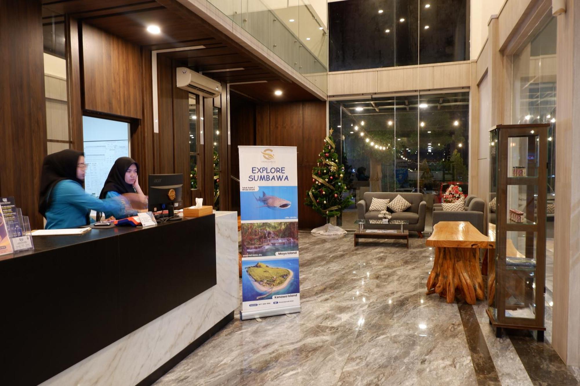 Grand Samota Hotel Sumbawa Exteriér fotografie