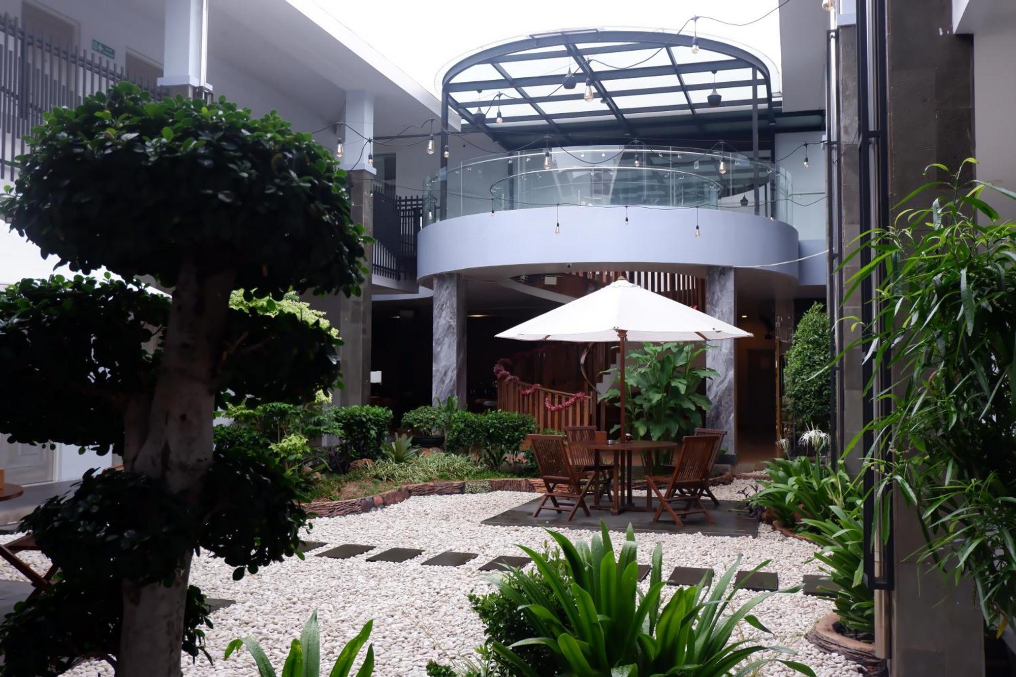 Grand Samota Hotel Sumbawa Exteriér fotografie